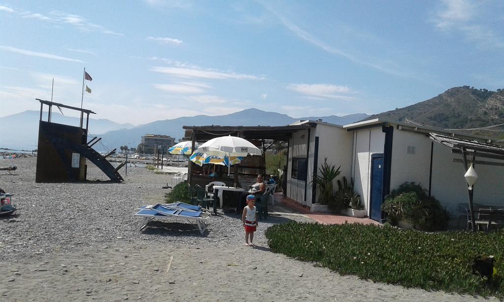 Casa Med Holiday Home Isolabona Kültér fotó