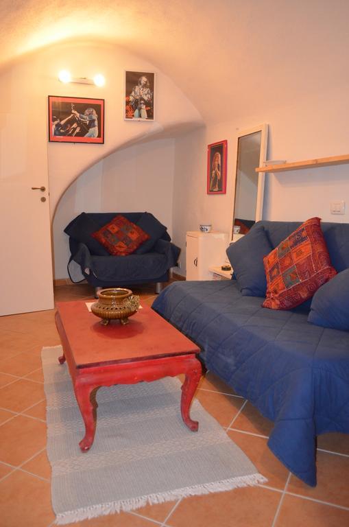 Casa Med Holiday Home Isolabona Kültér fotó